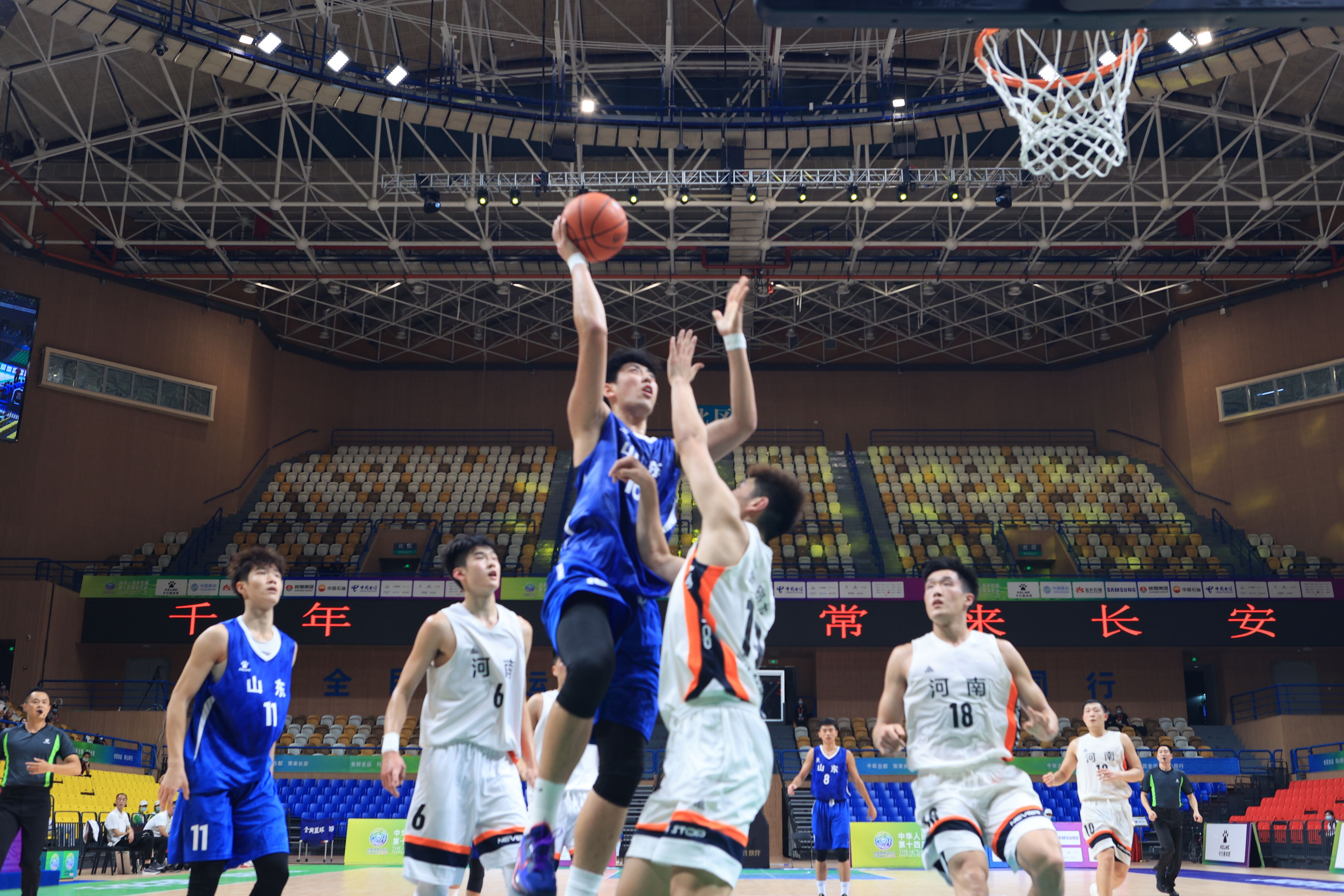 [流言板]CBA常规赛：上海100-93战胜山西，王哲林18分&李添荣18分41亮161回复.